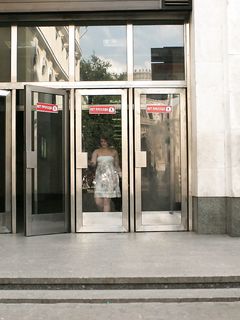 Feet - Julia E - 2011-11-28 Evening barefoot stroll