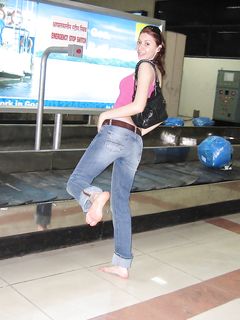 Feet - Mila + Toma - 2006-04-29 Dirty feet in Goa