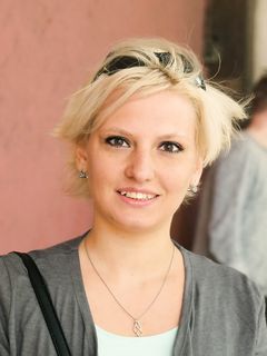 Feet - Milana - 2016-05-27 Barefoot shopping day