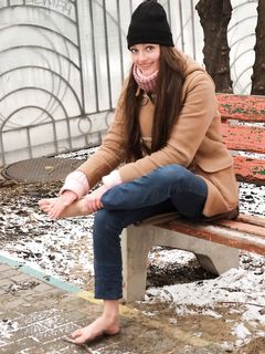 Feet - Nastya D - 2017-01-21 Cheerful barefoot girl