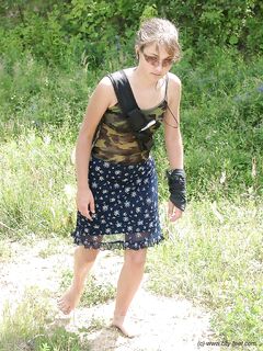 Feet - Natasha - 2003-10-02 Forest session