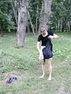 Feet - Natasha - 2004-01-04 Barefoot on the gravel