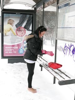 Feet - Oksana A - 2011-03-27 Barefoot oriental beauty