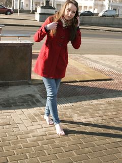 Feet - Valeria A - 2014-01-02 New barefoot experience