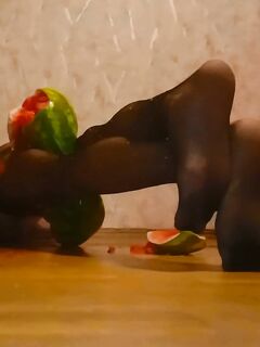 Watermelon crush in reverse legscissors