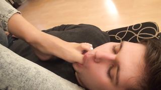 Foot Femdom - REA 636