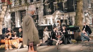 New Queen - 482019 - 074