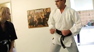 xana vs steve kicking lesson