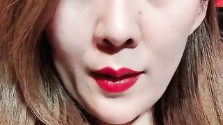 chinese lesbian femdom  foot slave，lezdom feet