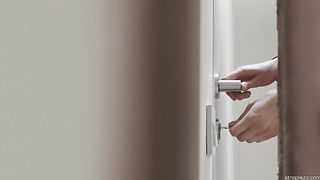 Mia and Karla Straplezz