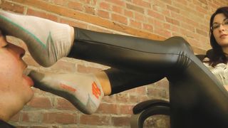 Valeria sweaty socks challenge