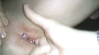 Mein Kumpel befummelt und fingert meine Frau !!!!