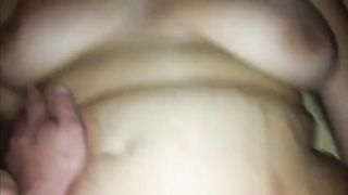 Elle en couine la cochone