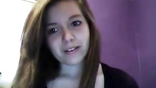 brunette w lint roller