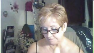 Vieille et ses jouets