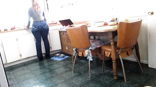 MILF WIDE HIPS ASS THIGHS 3