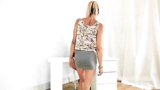 big amazon lift small girl