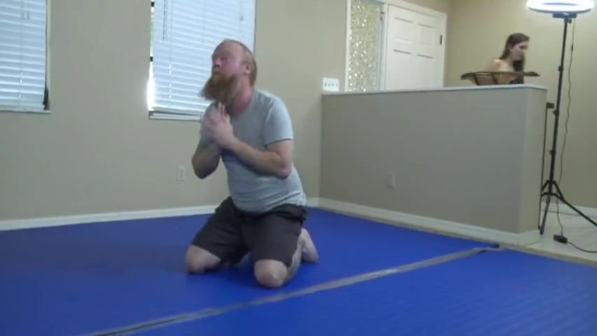 Headscissor cruel she burn his face