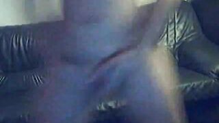 Sexy amsterdam girl masturbation