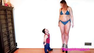 Gia The Giant and Little Lindon Szie Comparison