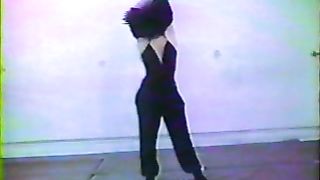 strong dancer crushes man