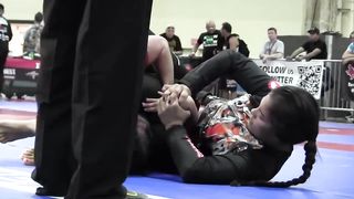 BJJ girl. Submission by triangle choke