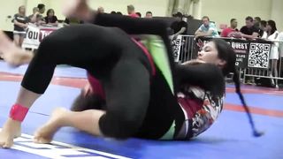 BJJ girl. Submission by triangle choke