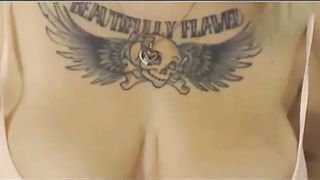 Big woman teases in leggings