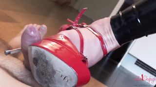 Julie Skyhigh - Sweaty latex catsuit domination