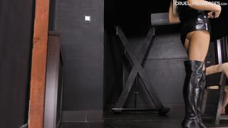 Cruel Mistresses - 50 Quick Strokes