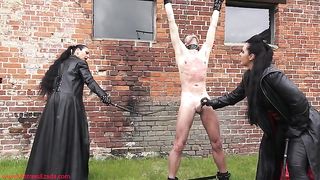 Ezada & Catarina - Too Cold