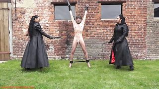 Ezada & Catarina - Too Cold