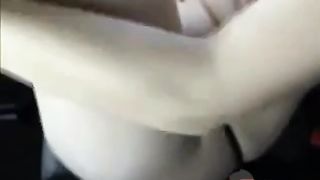 schüchterne blonde Trampen grrrrl am Parkplatz verführt 2