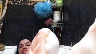 Thick russion muscle girl having a shover ( Extremely Hot )