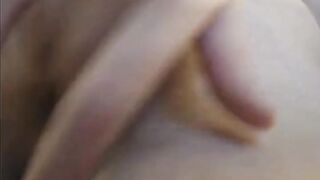 Gorgeous Cam Babe Get Naked and Masturbate