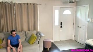 She ties up her smaller date 22