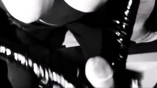 Deutsch Milf Handjob mit großen Cumshot auf Titten