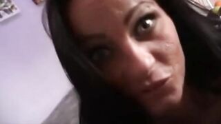 Deutsch Milf will ihre Dicke Titten abgemolken