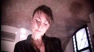 Huges fatale sole karate