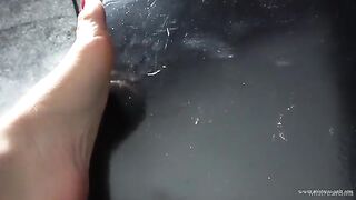 Mistress Gaia - Piedi e calzini sudati e puzzolenti Sweaty and stinky feet