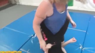 Amazon Anya plays with tiny girl