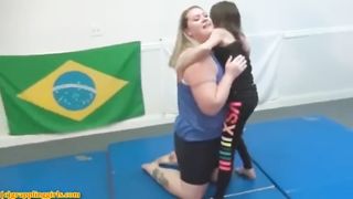 Amazon Anya plays with tiny girl