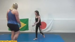 Amazon Anya plays with tiny girl