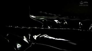 QRDA-127 エナメルブーツ陶酔 大量聖水を浴びせる女王5人