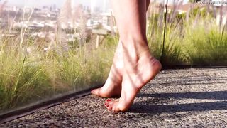 Naomi Swan foot fetish