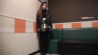 Japanese mistress trample and foot worship