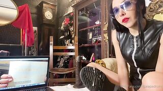 MISTRESS GAIA Dr Martens Addected Spitting onlyfans