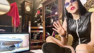 MISTRESS GAIA Dr Martens Addected Spitting onlyfans