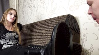 Under Sweet Weight - Alice - Clean My Dirty Boots