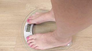 Under Sweet Weight - Alma, Joanne - Double Barefoot Trampling with Weighing